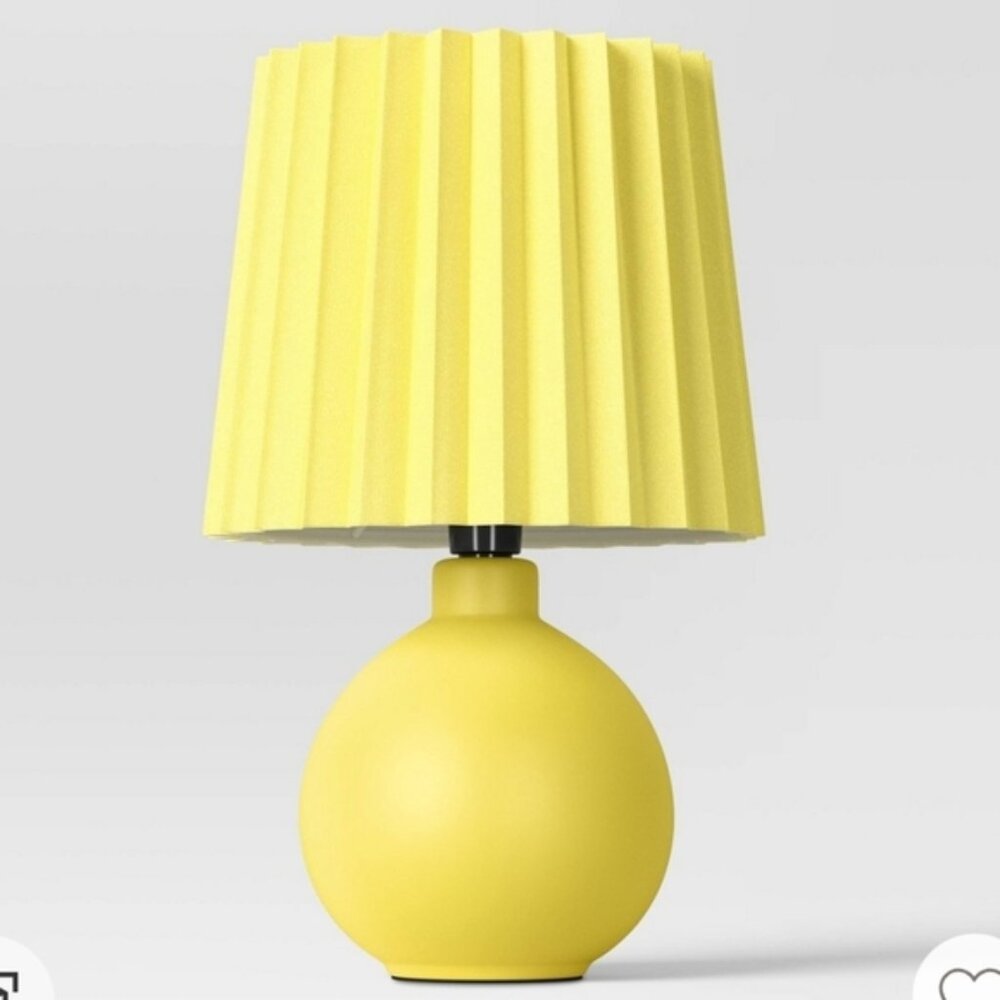 NWT! Room Essentials Set of 2 mini ceramic yellow table desk lamps